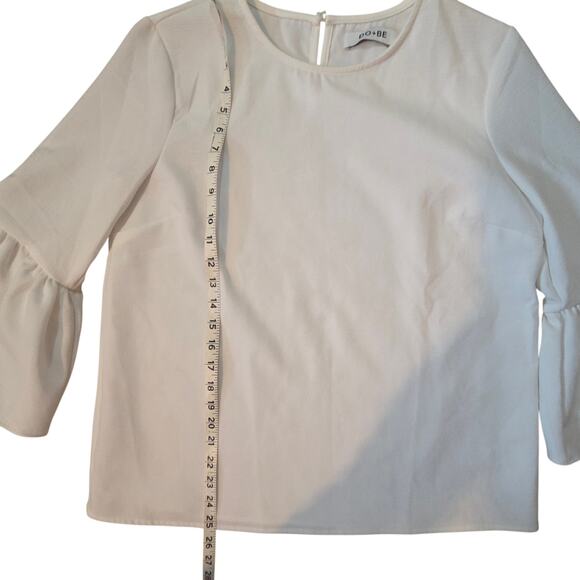 Do + Be White Blouse Bell Sleeves, Button Keyhole Closure in back, textured sz L - Picture 6 of 10